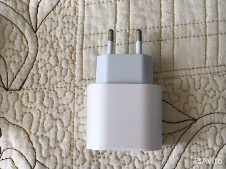 Зарядное устройство для iPhone