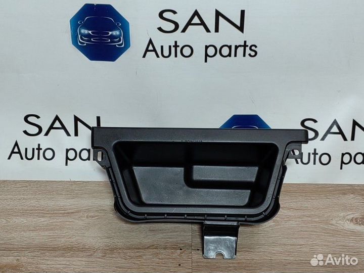 Отделение для мелких вещей Bmw X5 E70 N52B30AF