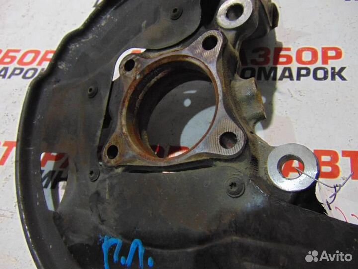 Кулак поворотный передний левый для Land Rover Dis