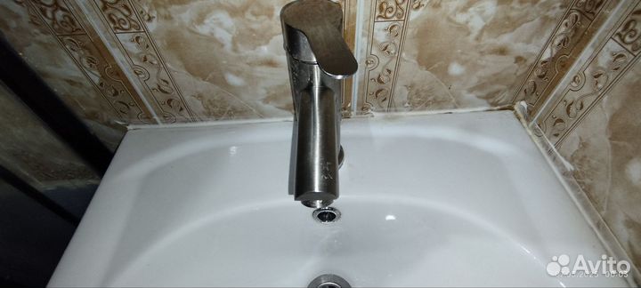 Раковина с тумбой