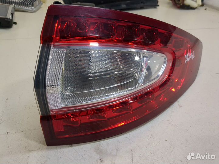 Фонарь (задний) правый Ford Mondeo 5 2015