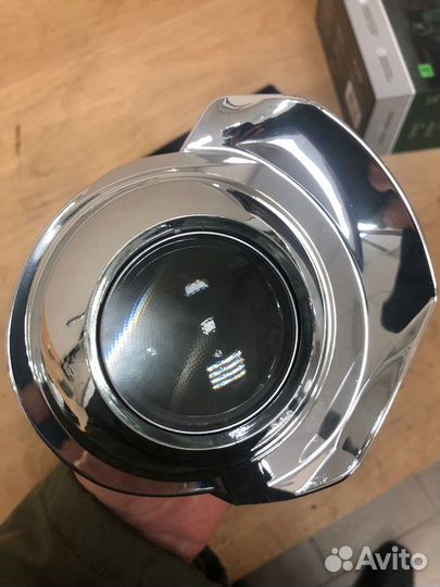 Штатные адаптивные ксеноновые линзы для фар Lexus