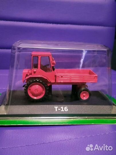 Модель трактора