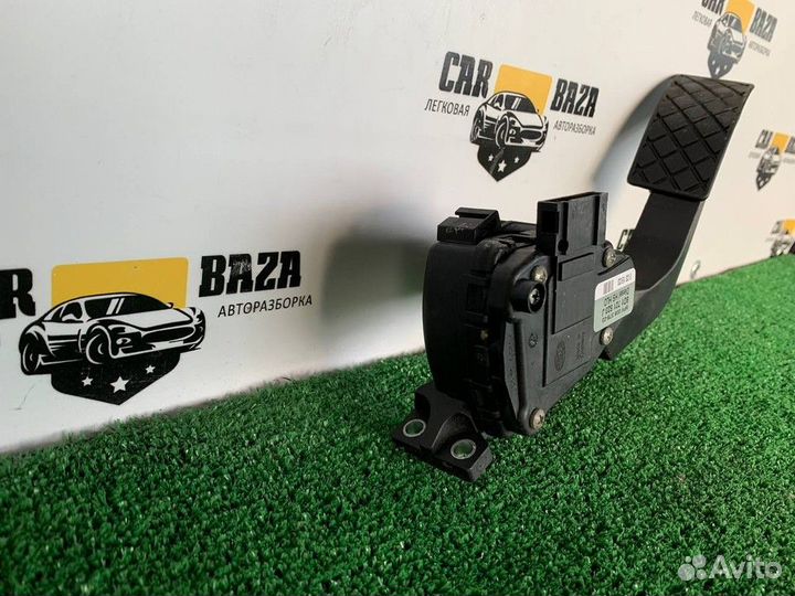 Педаль акселератора Volkswagen Passat