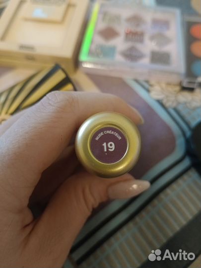 Maybelline, Vivienne sabo