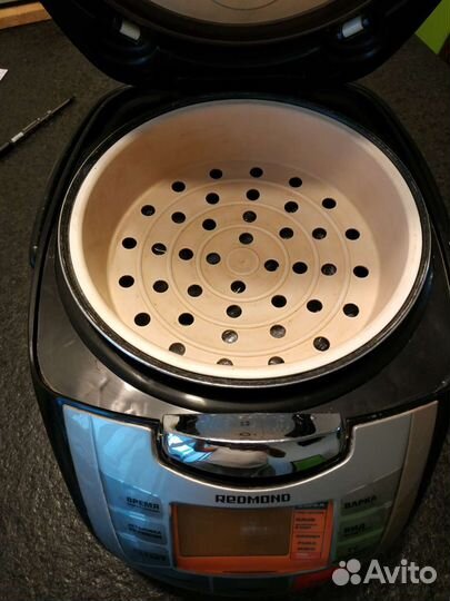 Мультиварка Redmond RMC-M70