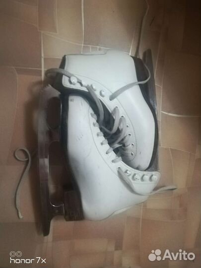 Профессиональные фигурные коньки 29 размер