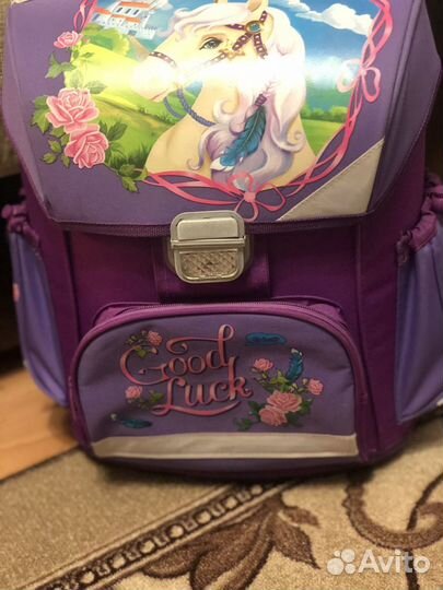 Рюкзак для девочки в школу