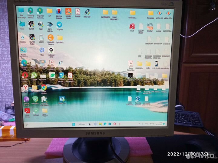 Мониторы 19, 17 дюймов