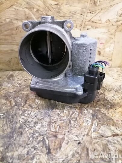 Дроссельная заслонка Volkswagen Passat B7 CAX