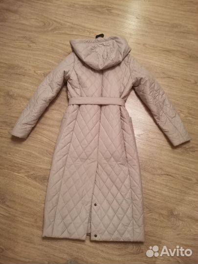 Продаю стеганое пальто р. 42