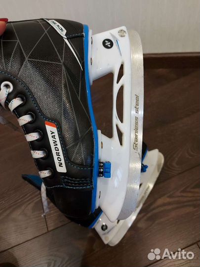 Коньки хоккейные