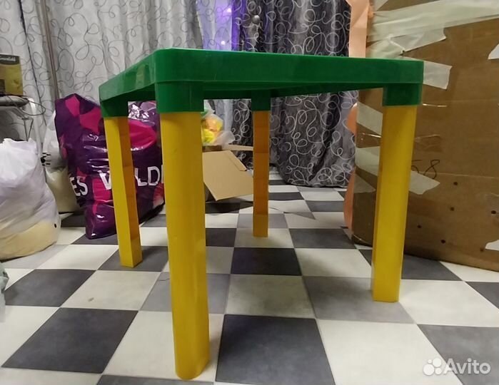Детский столик пластик