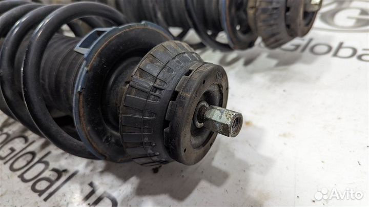 Амортизатор/стойка передняя правая Honda Freed/Freed+