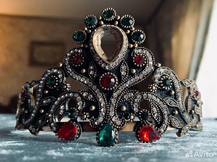 Диадема с браслетами