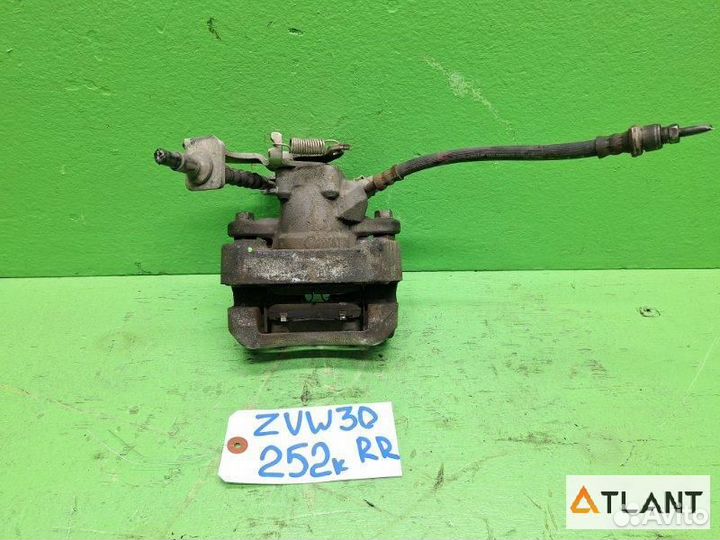 Суппорт задний правый toyota prius