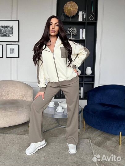 Крутой костюм женский спортивный