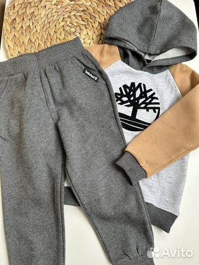 Костюм на мальчика новый 104-134