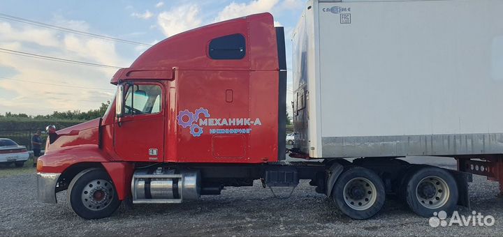 Freightliner Century с полуприцепом, 2000