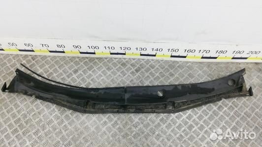 Накладка декоративная (жабо, дождевик) subaru trib