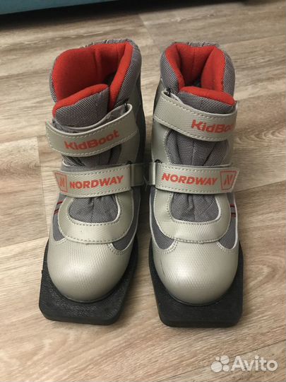 Лыжные ботинки 35р
