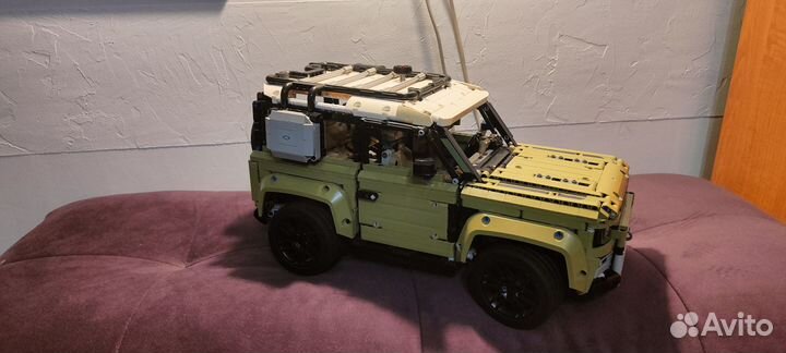 Lego technic 42110 Lend Rover Defender (оригинал)