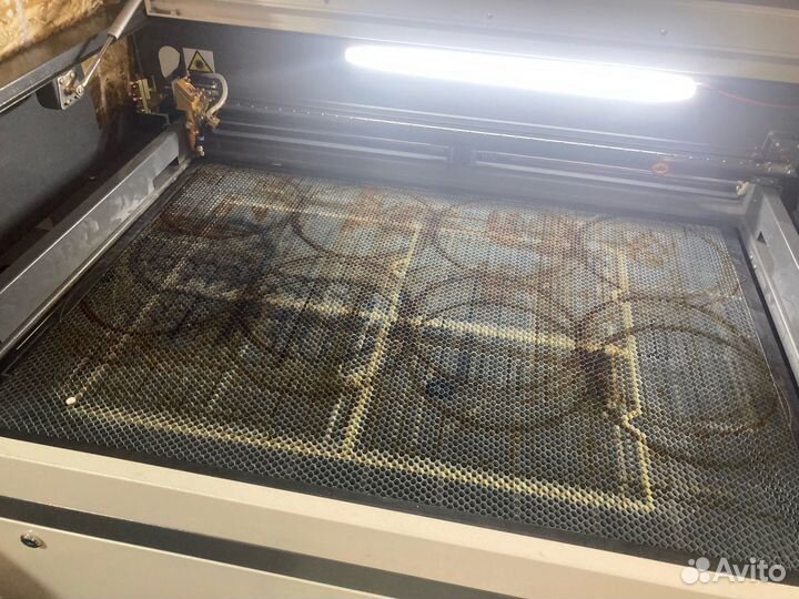 Лазерная резка оргстекла, фанеры, хдф