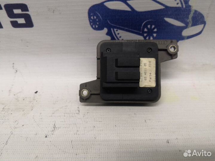 Кнопка управления сиденьем передняя Audi A6