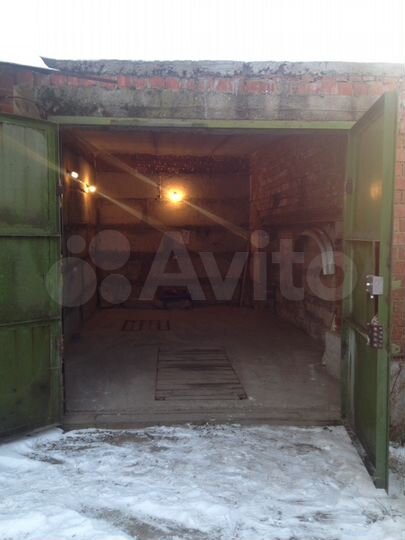 Гараж, > 30 м²