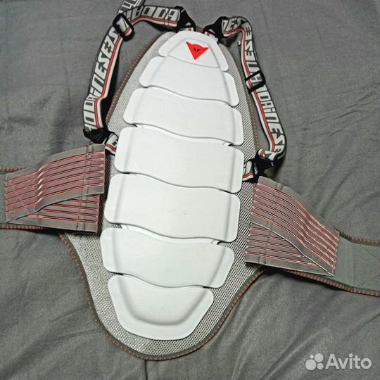 Защита для спины dainese размер М оригинал