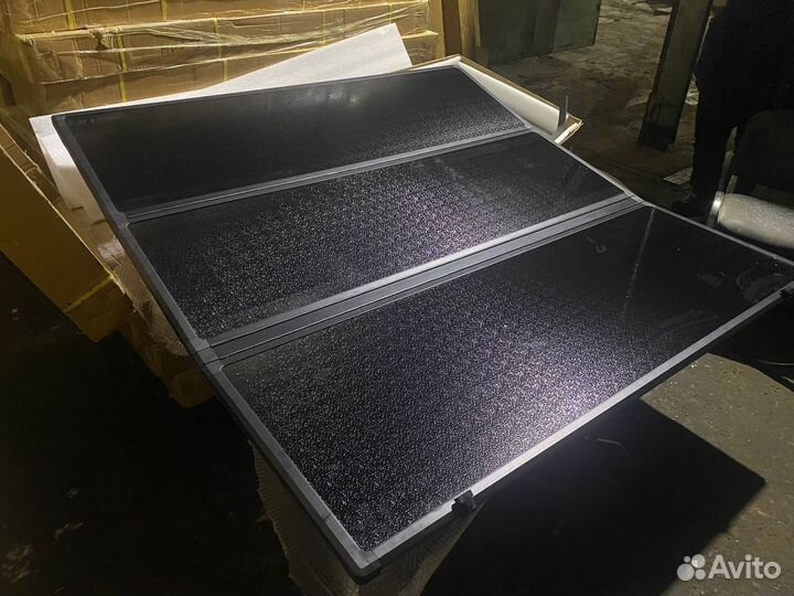 Крышка в кузов ford F150 алюмнь. 3 секции и фонарь