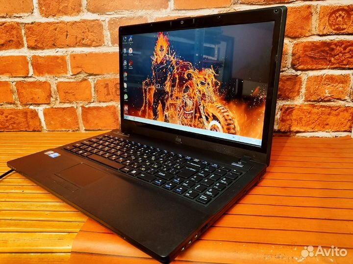 DNS W765CUH - i3 \ 3 Озу \ 512 Видео \ 250 HDD