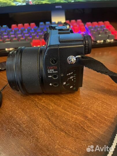 Цифровой фотоаппарат olympus C-8080