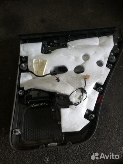 Обшивка двери задняя левая Volkswagen Touareg 3.0