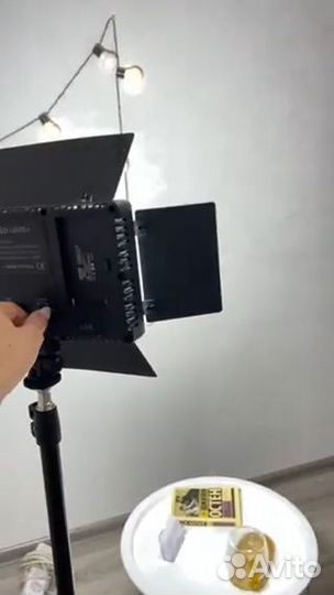 Видеосвет LED-U600 с штативом для съемки