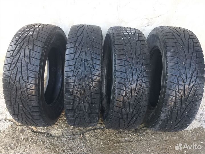 Kumho I'Zen KW31 215/70 R16