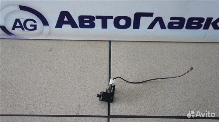 Концевик стояночного тормоза Mazda CX-7