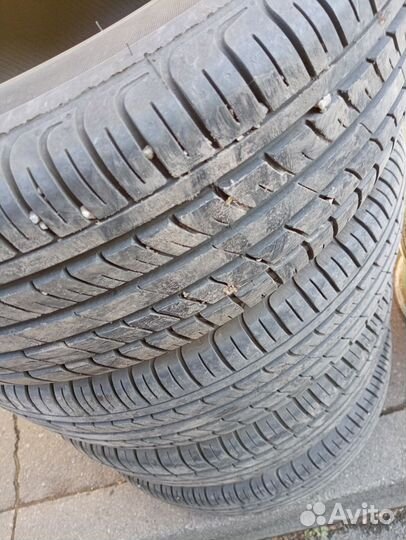 Petlas Imperium PT515 215/65 R16 98H