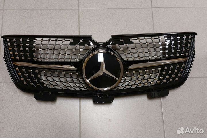 Решетка радиатора Mercedes GL W164