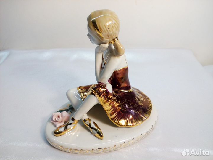 Фарфоровая статуэтка Балерина
