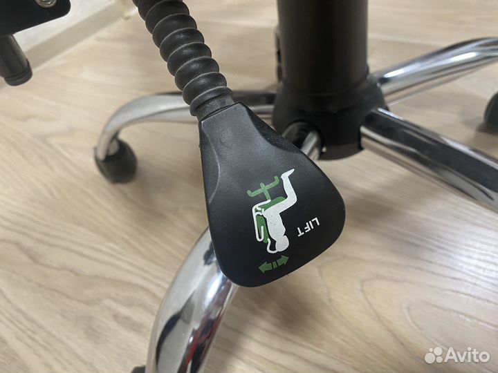 Компьютерное кресло