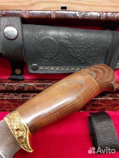 Нож охотничий сталь Дамаск в подарочном кейсе