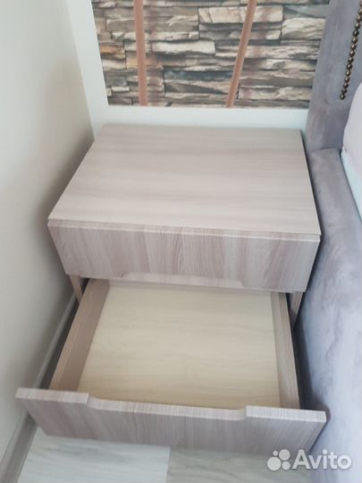 Тумба прикроватная