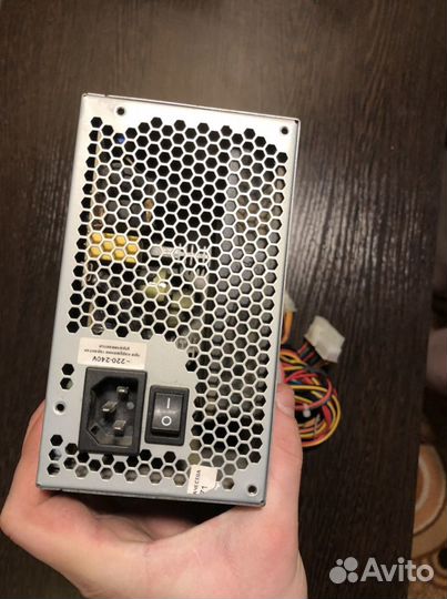 Серверный компьютерный корпус с блоком питания