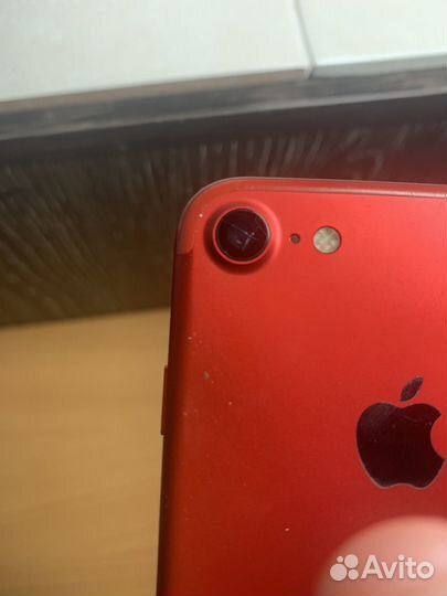 Телефон iPhone 7 32gb красный