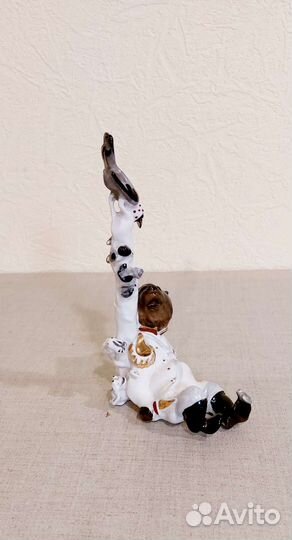 Статуэтка медведь на воеводстве, фарфор СССР 1967г