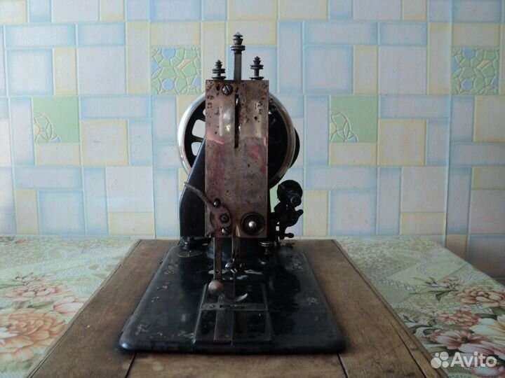 Старинная швейная машина Поповка