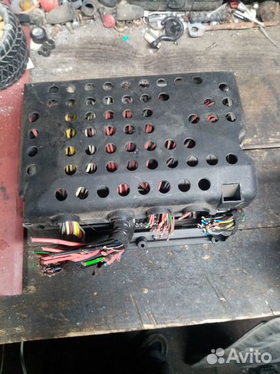 Блок предохранителей opel vectra B 2.0 МКПП