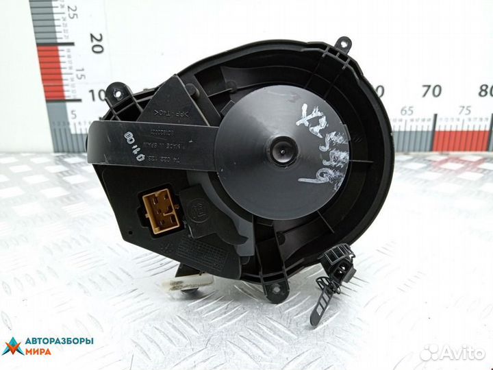 Моторчик печки Audi A4 B5 рест. 2000 8D1820021