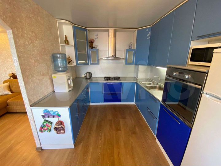 4-к. квартира, 98 м², 3/5 эт.